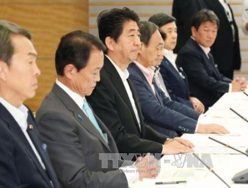 Правительство Японии утвердило пакет экономических мер на $274 млрд - ảnh 1